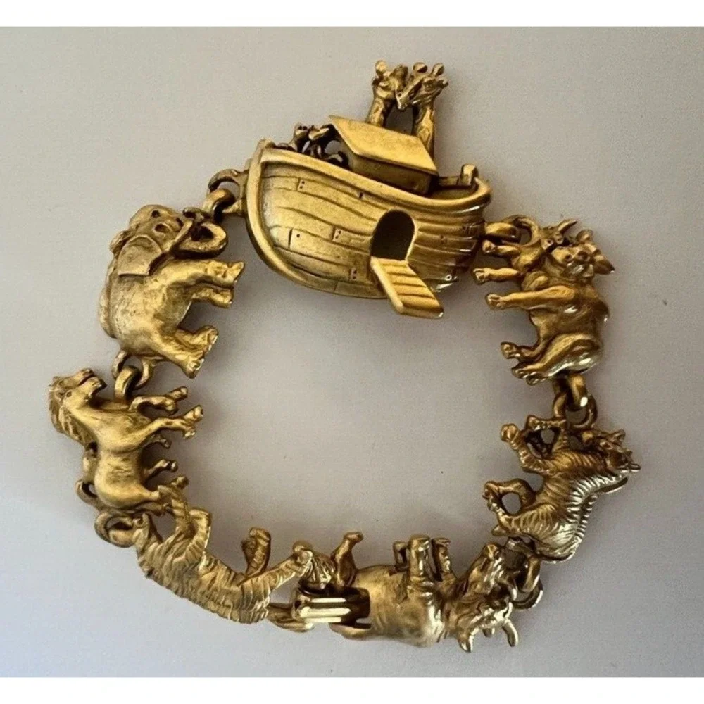 AJC Vintage Noah's Ark Bracelet Brushed Gold Animals Signed NOS 1980s Noahs 6.5